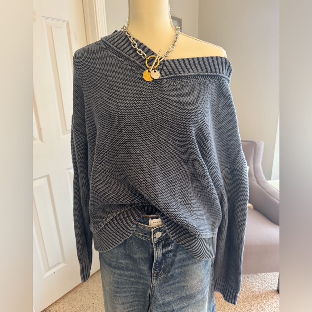 American Eagle Outfitters Navy V-Neck Sweater